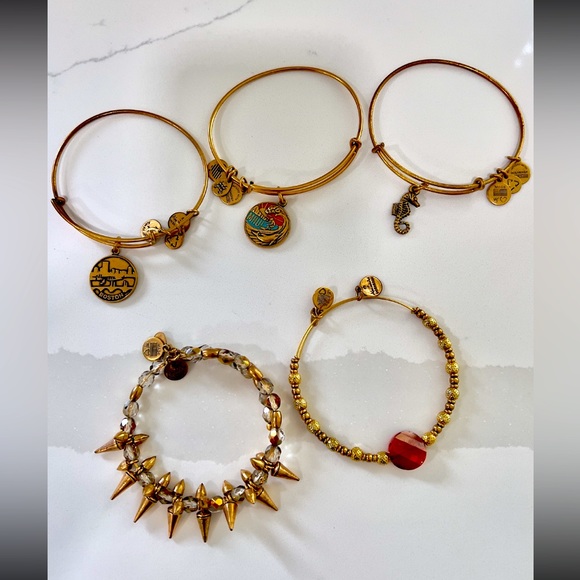 5 Alex and Ani gold bracelets in perfect shape - Picture 1 of 7